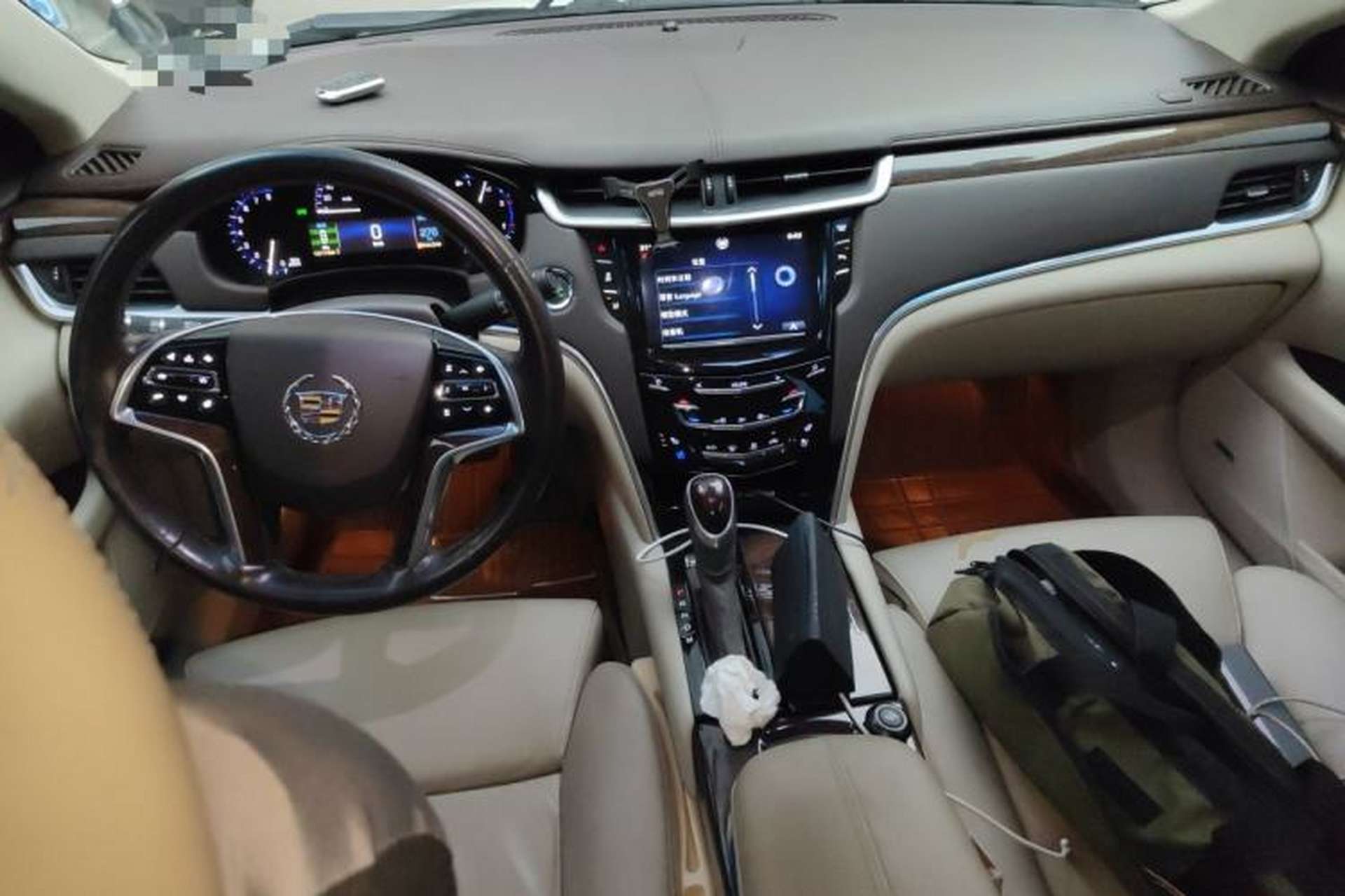 Used Cadillac XTS 2013 28T Luxury Model Center Console