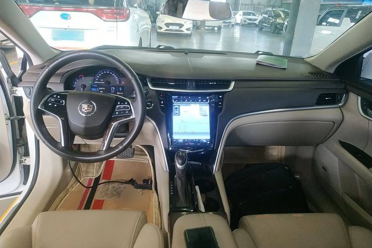 Used Cadillac XTS 2013 28T Comfort Model Center Console