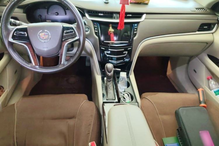 Used Cadillac XTS 2013 28T Comfort Model Center Console