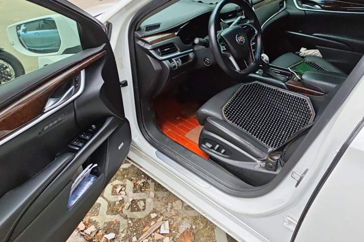 Used Cadillac XTS 2013 28T Luxury Model Driver Seat