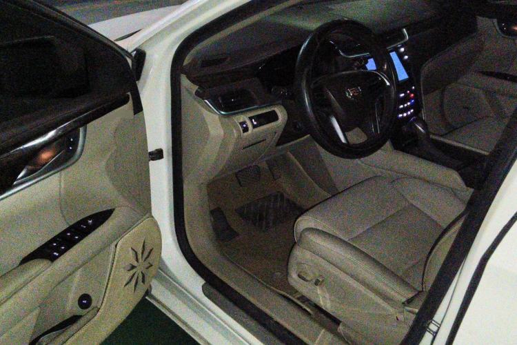 Used Cadillac XTS 2013 28T Comfort Model Driver Seat