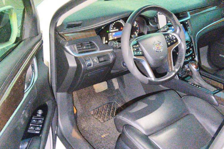 Used Cadillac XTS 2013 28T Luxury Model Driver Seat