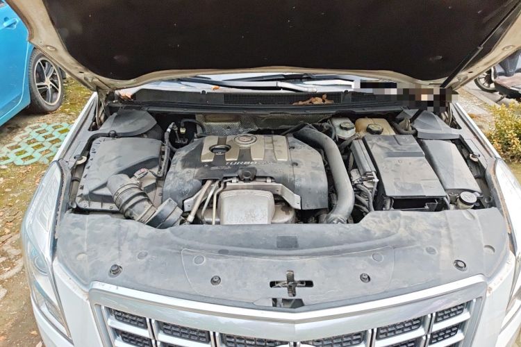 Used Cadillac XTS 2013 28T Luxury Model Engine Bay