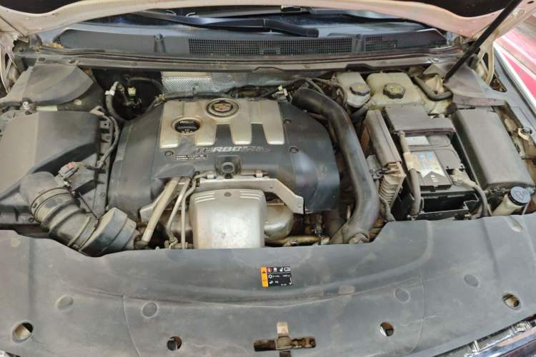 Used Cadillac XTS 2013 28T Luxury Model Engine Bay