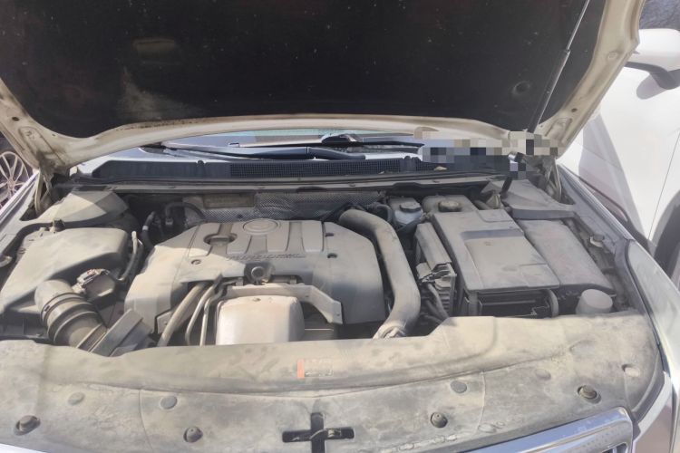 Used Cadillac XTS 2013 28T Comfort Model Engine Bay