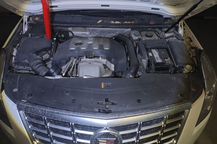 Used Cadillac XTS 2013 28T Elegant Model Engine Bay