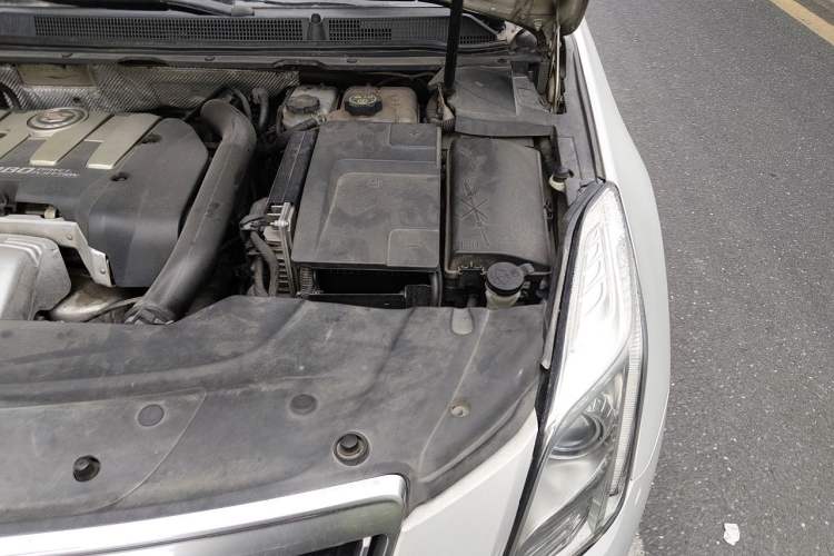 Used Cadillac XTS 2013 28T Comfort Model Engine Bay Left