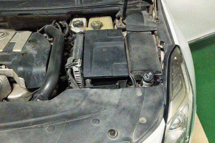 Used Cadillac XTS 2013 28T Comfort Model Engine Bay Left