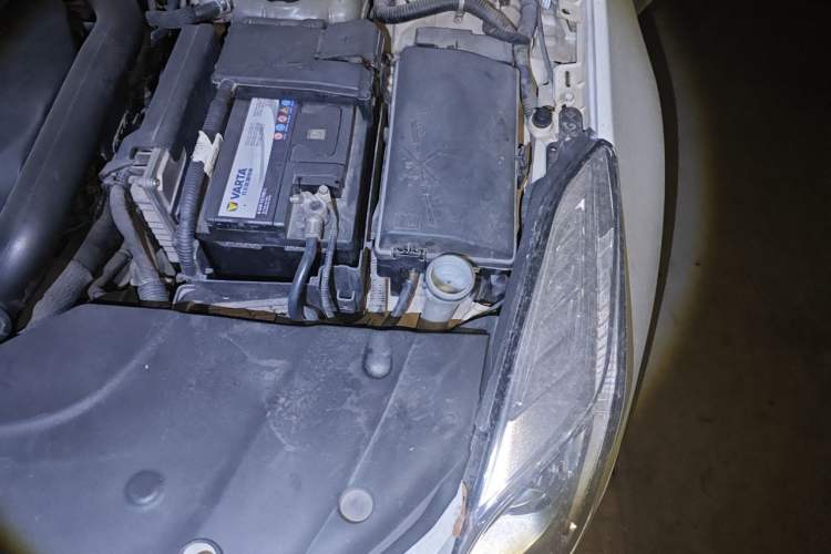 Used Cadillac XTS 2013 28T Elegant Model Engine Bay Left