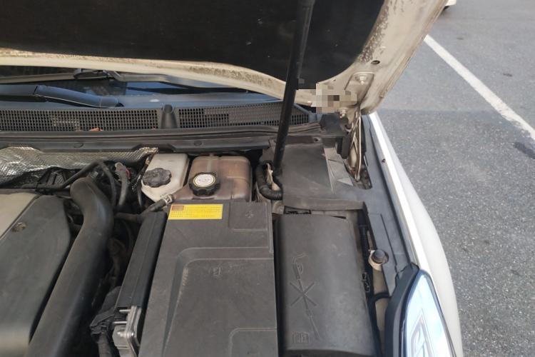 Used Cadillac XTS 2013 28T Comfort Model Engine Bay Left