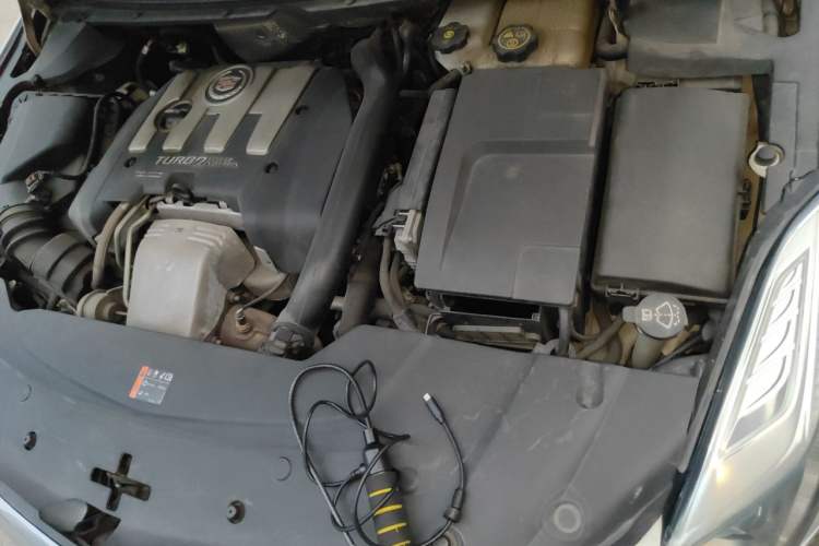Used Cadillac XTS 2013 28T Luxury Model Engine Bay Left