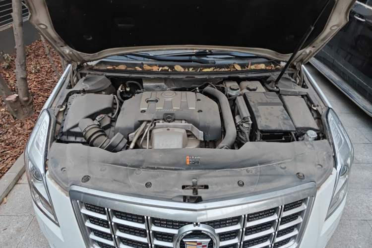 Used Cadillac XTS 2013 28T Leading Model Engine Bay