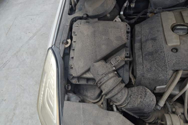 Used Cadillac XTS 2013 28T Comfort Model Engine Bay Right