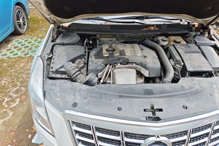 Used Cadillac XTS 2013 28T Luxury Model Engine Bay Right