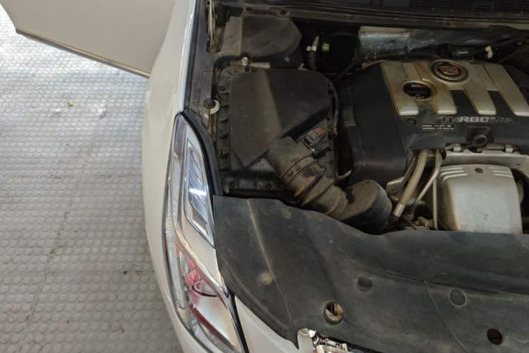 Used Cadillac XTS 2013 28T Luxury Model Engine Bay Right