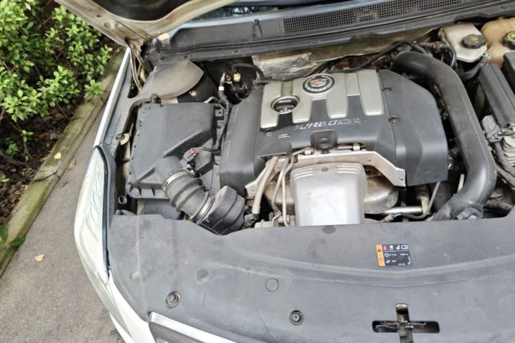 Used Cadillac XTS 2013 28T Comfort Model Engine Bay Right