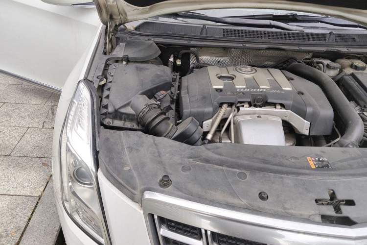 Used Cadillac XTS 2013 28T Comfort Model Engine Bay Right