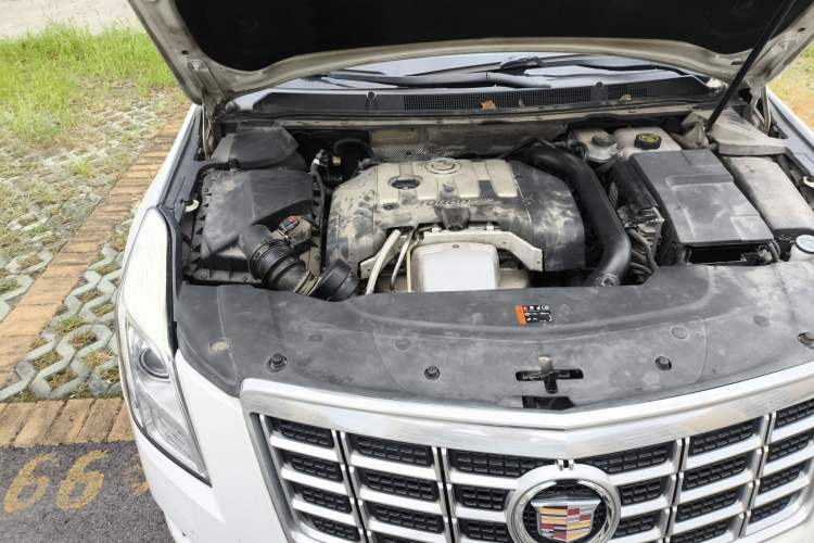 Used Cadillac XTS 2013 28T Luxury Model Engine Bay Right