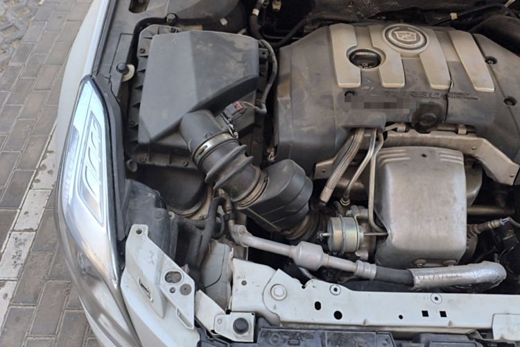 Used Cadillac XTS 2013 28T Comfort Model Engine Bay Right