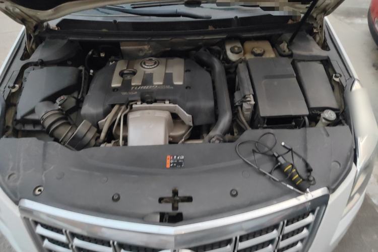 Used Cadillac XTS 2013 28T Luxury Model Engine Bay