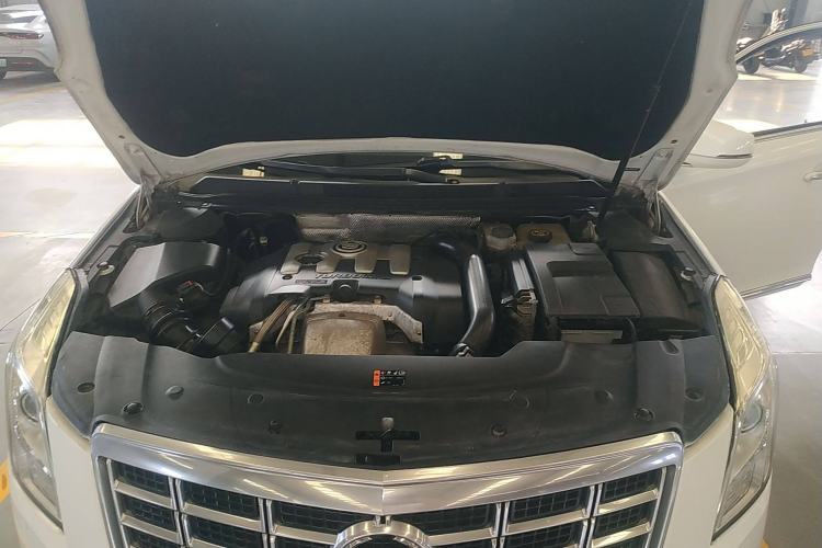Used Cadillac XTS 2013 28T Comfort Model Engine Bay