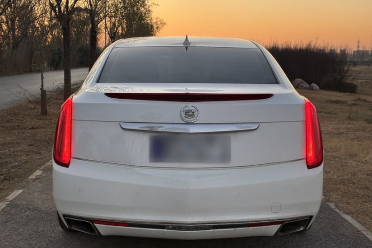 Used Cadillac XTS 2013 28T Comfort Model Exterior 2