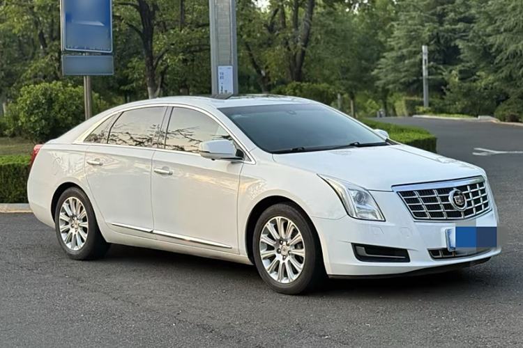 Used Cadillac XTS 2013 28T Comfort Model Exterior 2