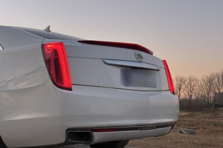 Used Cadillac XTS 2013 28T Comfort Model Exterior 3