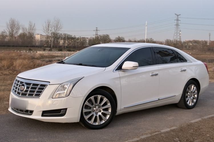 Used Cadillac XTS 2013 28T Comfort Model Exterior 4