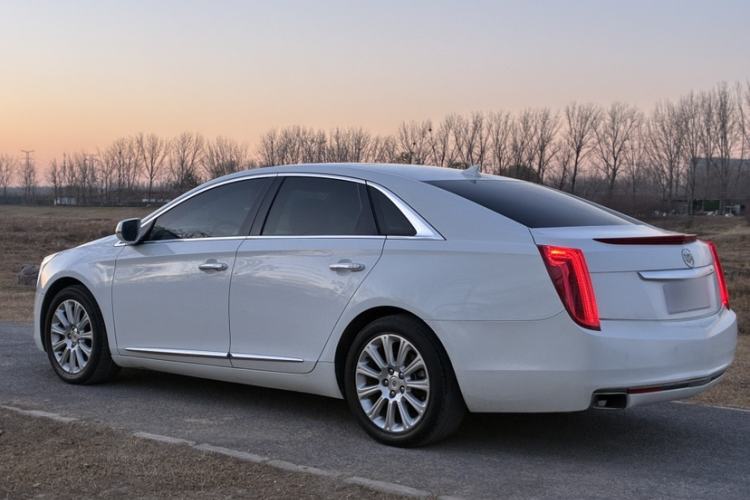 Used Cadillac XTS 2013 28T Comfort Model Exterior 7