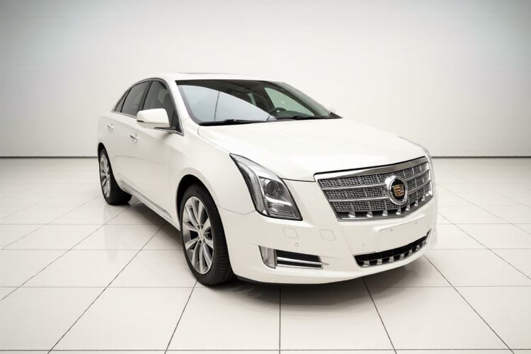 Used Cadillac XTS 2013 36S Platinum Edition Front Right 45 Deg