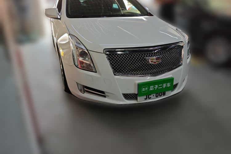 Used Cadillac XTS 2013 28T Luxury Model Front Right 45 Deg