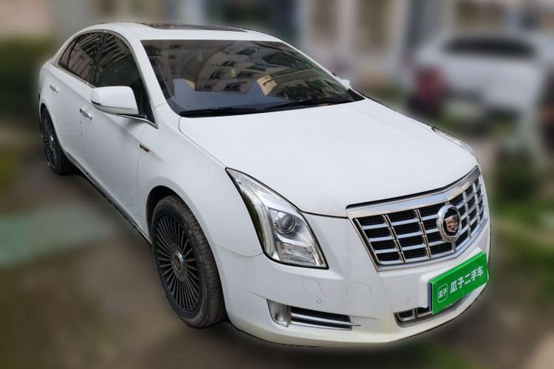 Used Cadillac XTS 2013 28T Luxury Model Front Right 45 Deg