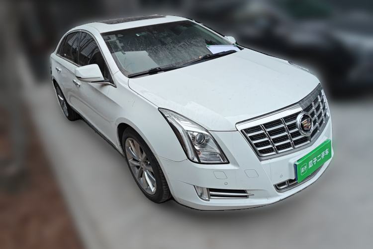 Used Cadillac XTS 2013 28T Leading Model Front Right 45 Deg