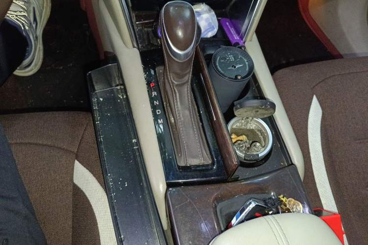Used Cadillac XTS 2013 28T Comfort Model Gear Lever