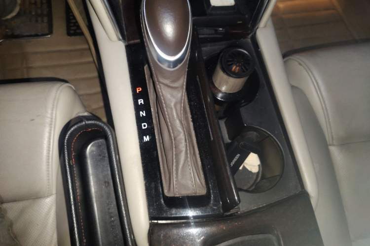 Used Cadillac XTS 2013 28T Comfort Model Gear Lever