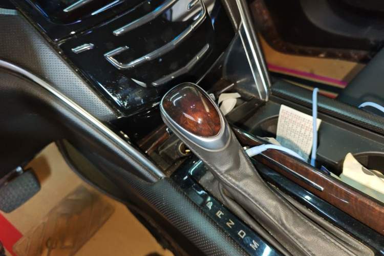 Used Cadillac XTS 2013 28T Luxury Model Gear Lever
