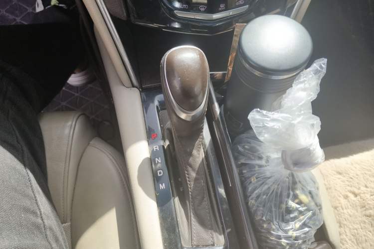 Used Cadillac XTS 2013 28T Comfort Model Gear Lever