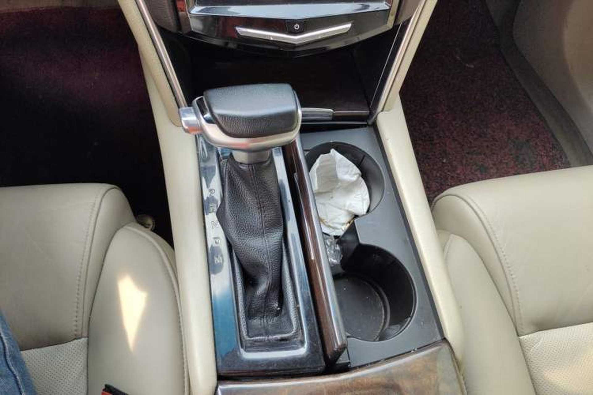 Used Cadillac XTS 2013 28T Comfort Model Gear Lever