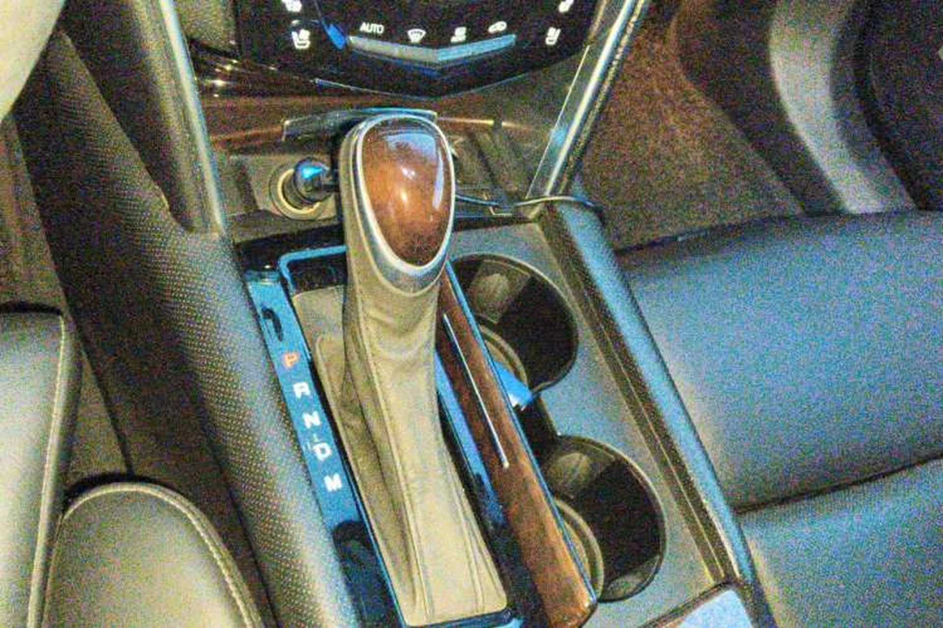 Used Cadillac XTS 2013 28T Luxury Model Gear Lever
