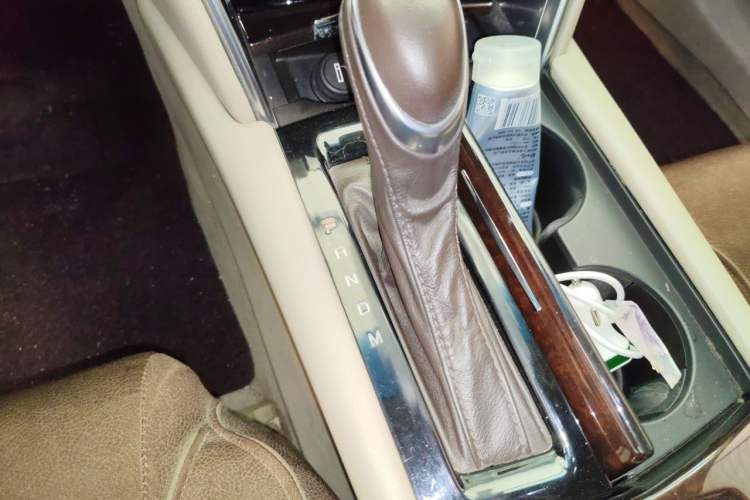 Used Cadillac XTS 2013 28T Comfort Model Gear Lever