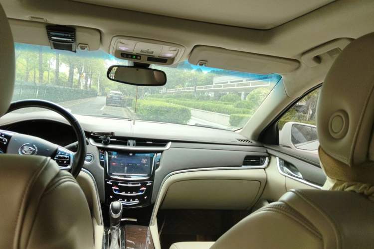 Used Cadillac XTS 2013 28T Comfort Model Headliner