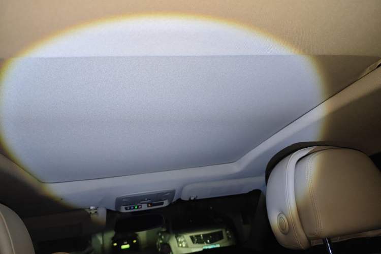 Used Cadillac XTS 2013 28T Elegant Model Headliner