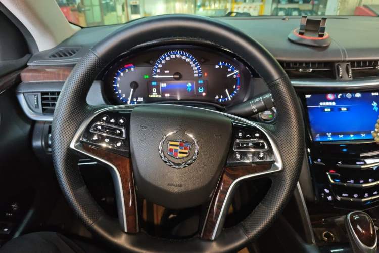 Used Cadillac XTS 2013 28T Luxury Model Instrument Cluster