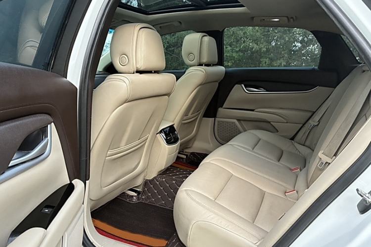Used Cadillac XTS 2013 28T Comfort Model Interior 2