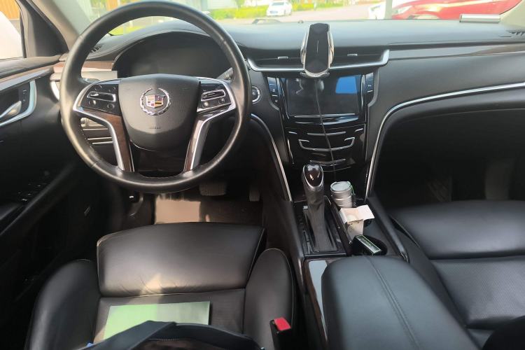 Used Cadillac XTS 2013 28T Leading Model Interior 2