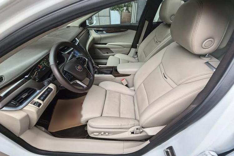 Used Cadillac XTS 2013 28T Leading Model Interior 4