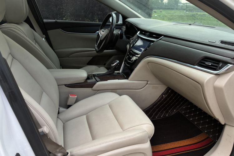 Used Cadillac XTS 2013 28T Comfort Model Interior 4