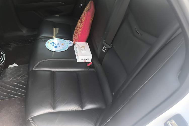 Used Cadillac XTS 2013 28T Leading Model Interior 4
