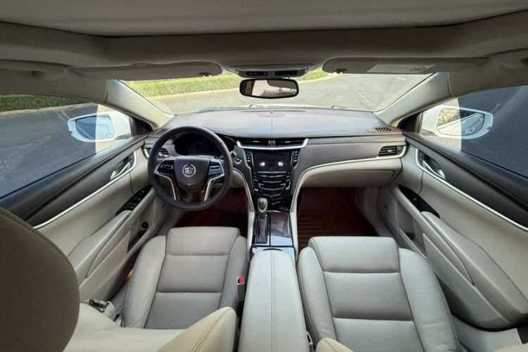 Used Cadillac XTS 2013 28T Comfort Model Interior 4